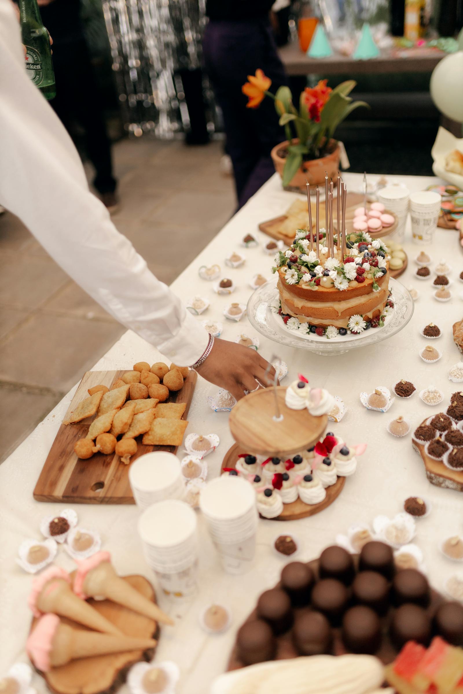 Luxury dessert table banner